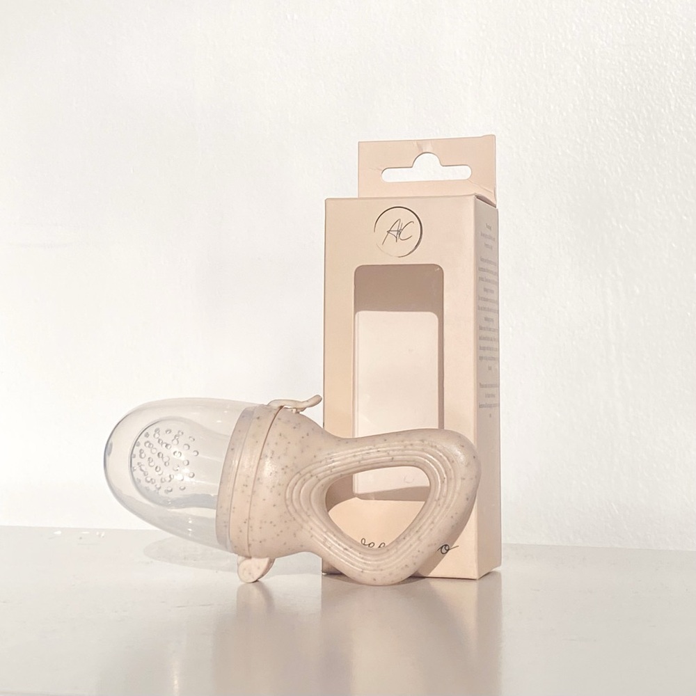 Avee & Co Silicone Teething Pacifier and Fresh Fruit Feeder